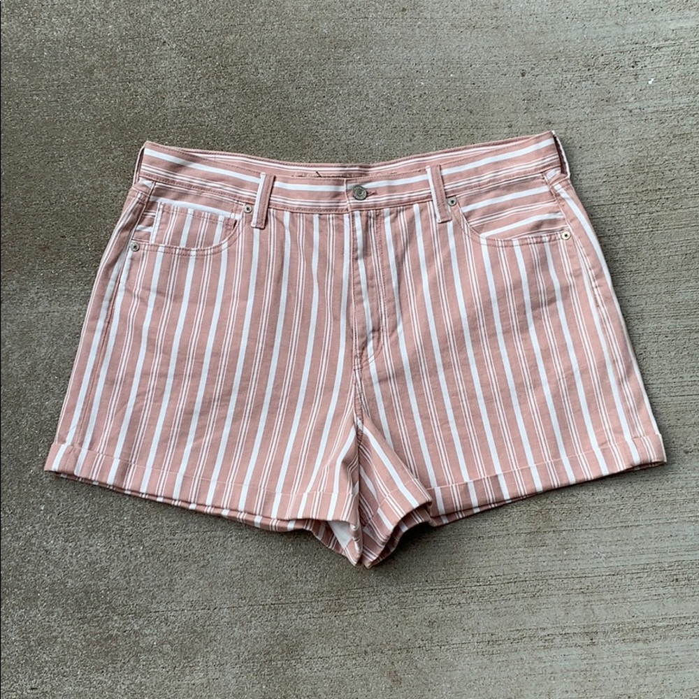 Women’s American Eagle Striped Mom Shorts